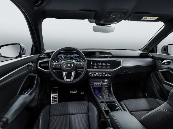 audi q3 q3-40-tfsi-premium-plus interior