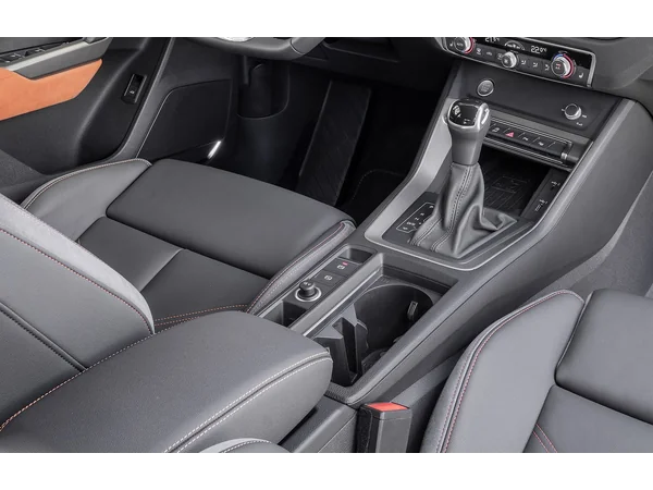 audi q3 q3-40-tfsi-premium interior