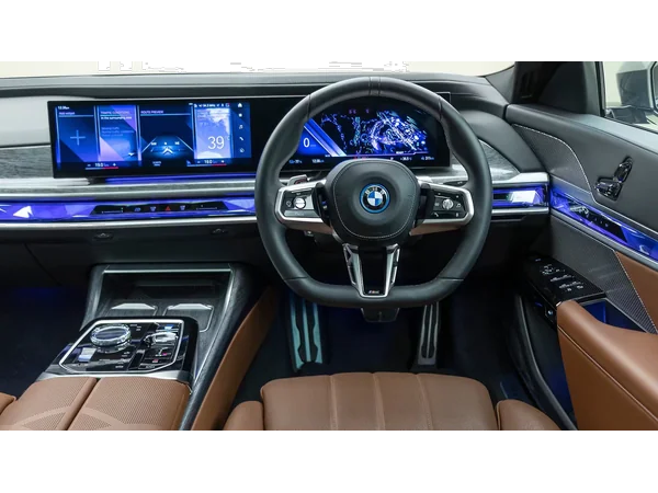 bmw i7 i7-xdrive60-m-sport interior