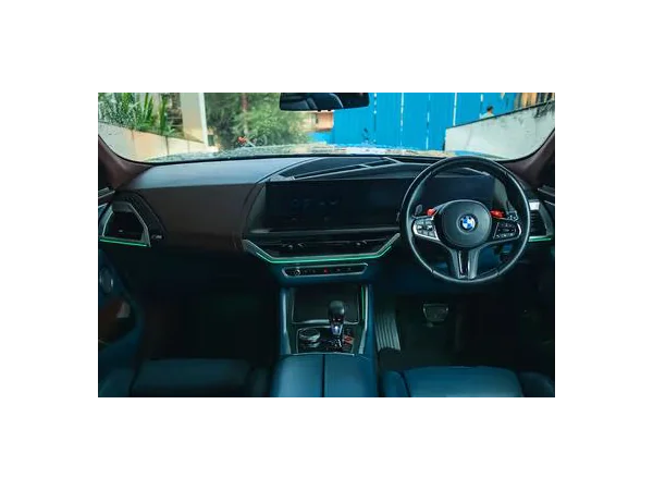 bmw xm xm-plug-in-hybrid interior