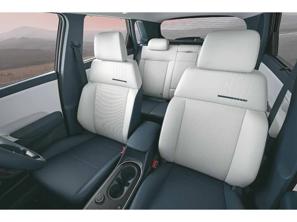 hyundai venue venue-hx-10-petrol-10l-turbo-automatic-dct-dual-tone-knight-edition interior