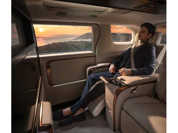lexus lm lm-350h-4-str-ultra-luxury interior