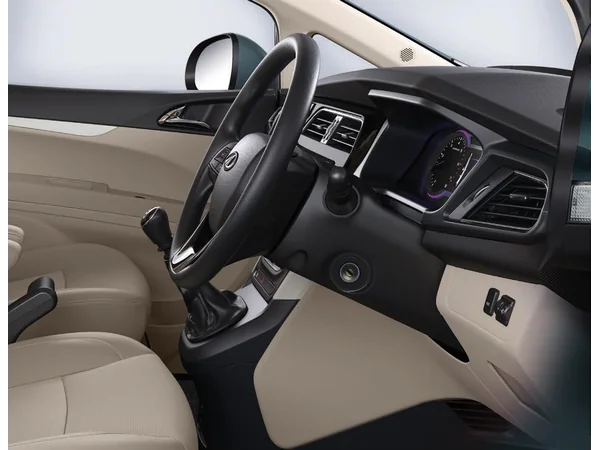 mahindra marazzo marazzo-m6-plus-diesel-turbo-manual-7-str interior