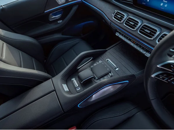 mercedes-benz gle gle-450-4matic-lwb-mild-hybridelectric-petrol-30l-turbo-automatic-night-edition interior