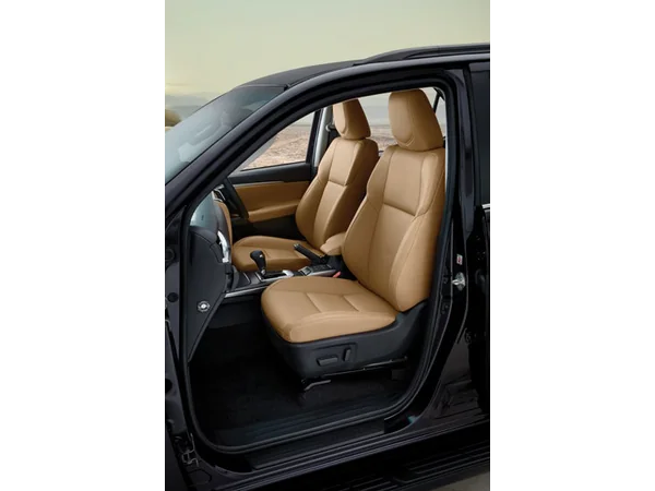 toyota fortuner fortuner-4x2-2wd-petrol-27l-automatic interior