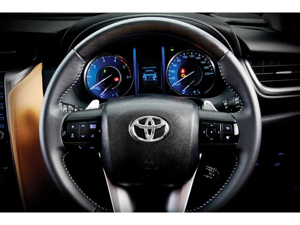 toyota fortuner fortuner-4x4-4wd-diesel-28l-turbo-6-speed-manual-platinum-white-pearl interior
