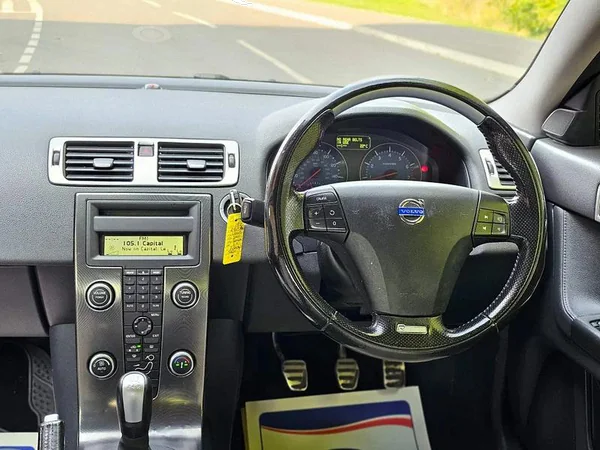 volvo s40 s40-petrol-sedan interior